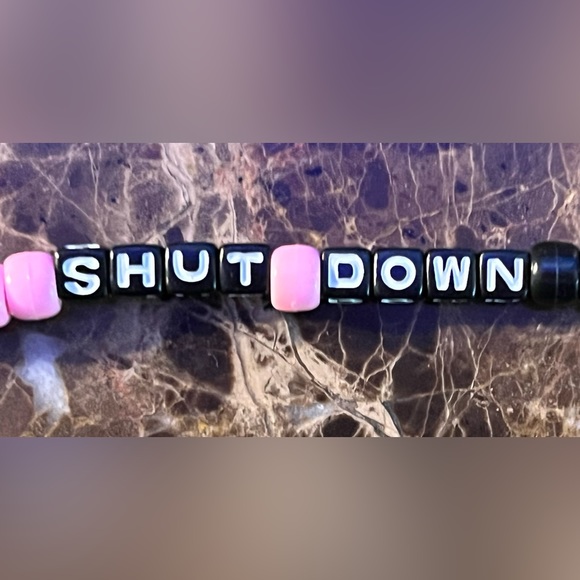 BlackPink Kandii Necklace - Picture 6 of 6